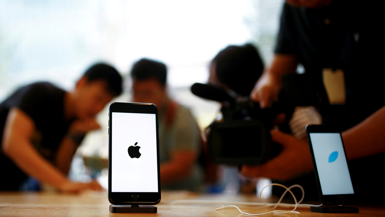 Apple обошли по продажам смартфонов в российском интернете