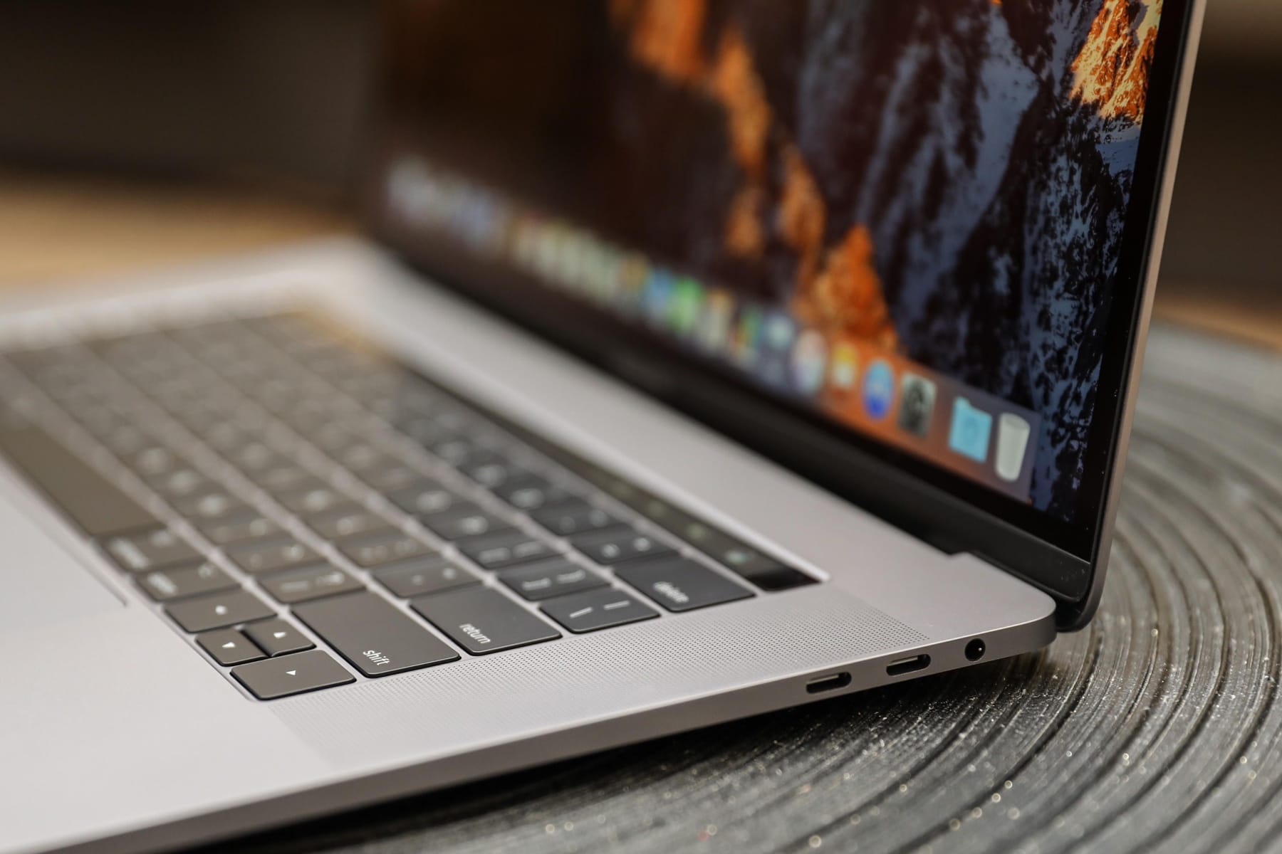 Когда появятся MacBook Pro с 32 ГБ оперативной памяти?